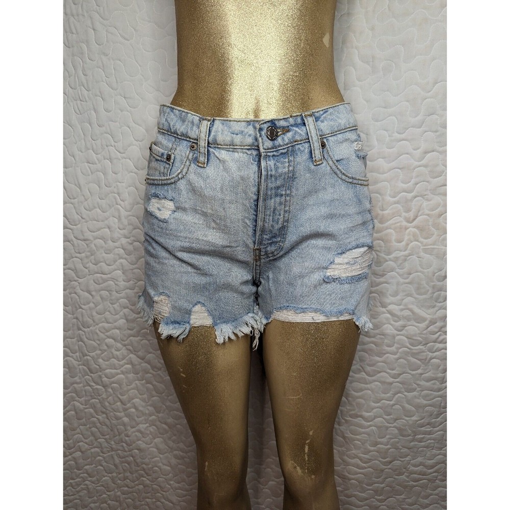 NWOT Size 4 Vanilla Star Vintage High Rise Short. 111052